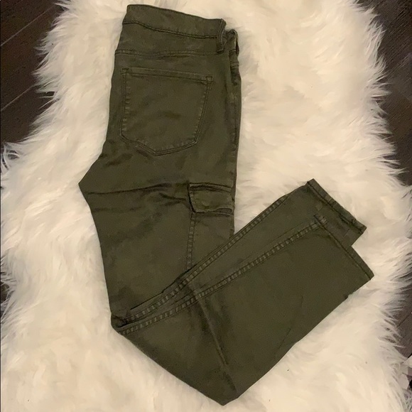 *LIKE NEW* Army green joggers w/side pockets - Picture 1 of 8